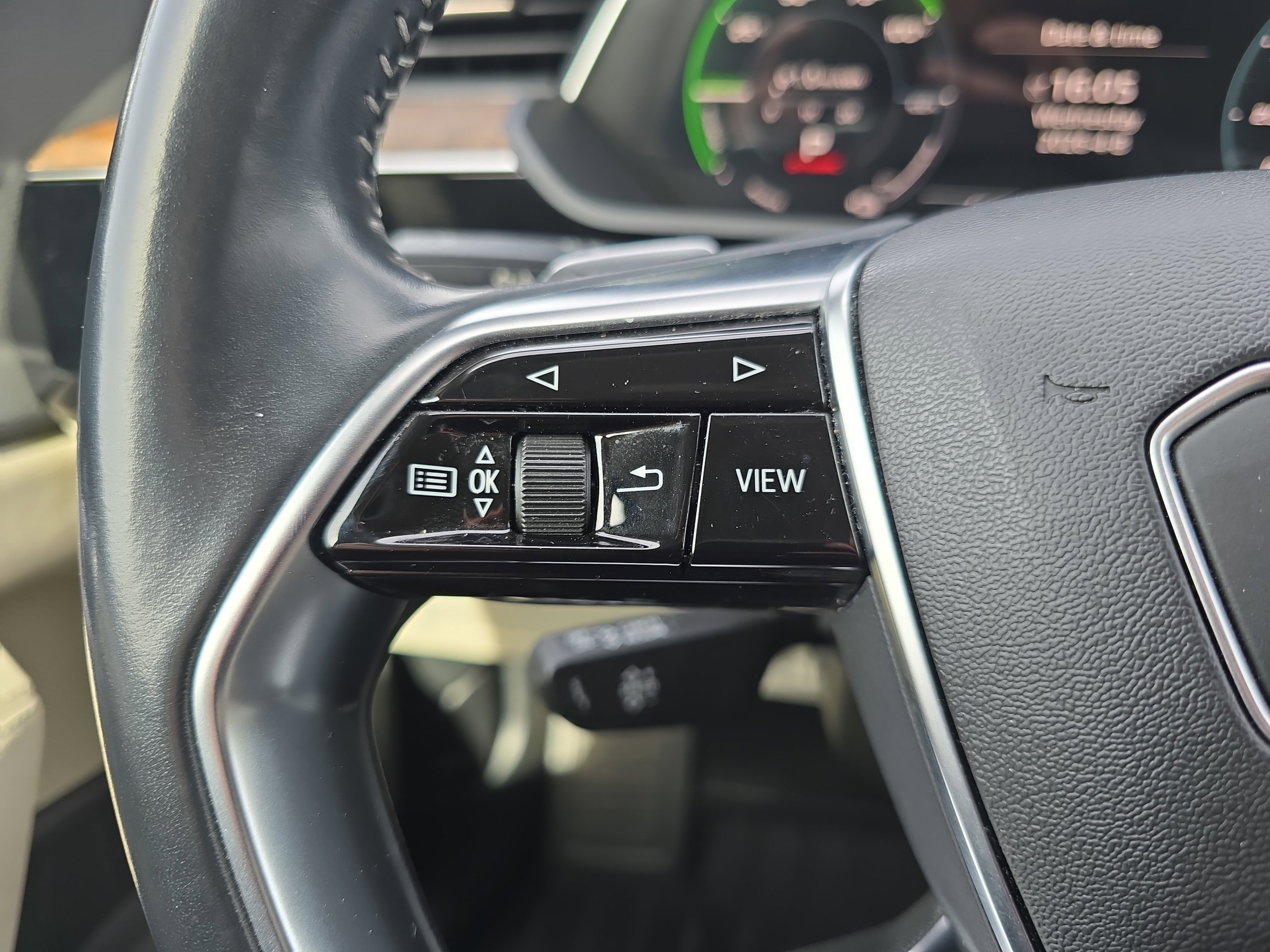 Used 2019 Audi e-tron Premium Plus AWD/4WD image 17