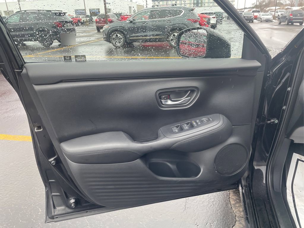 Used 2025 Honda HR-V LX image 20