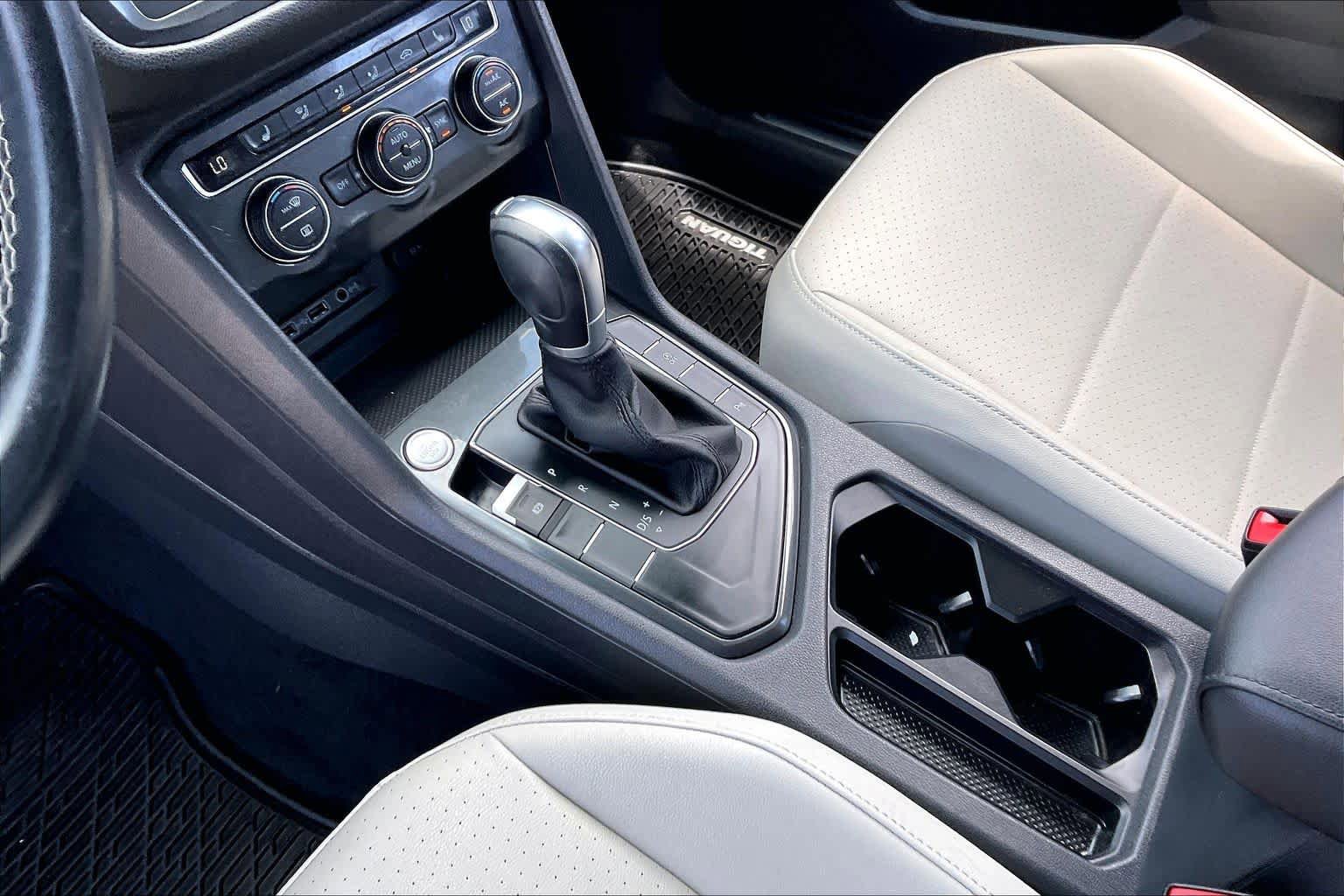 Used 2019 Volkswagen Tiguan SEL Premium R-Line FWD image 17