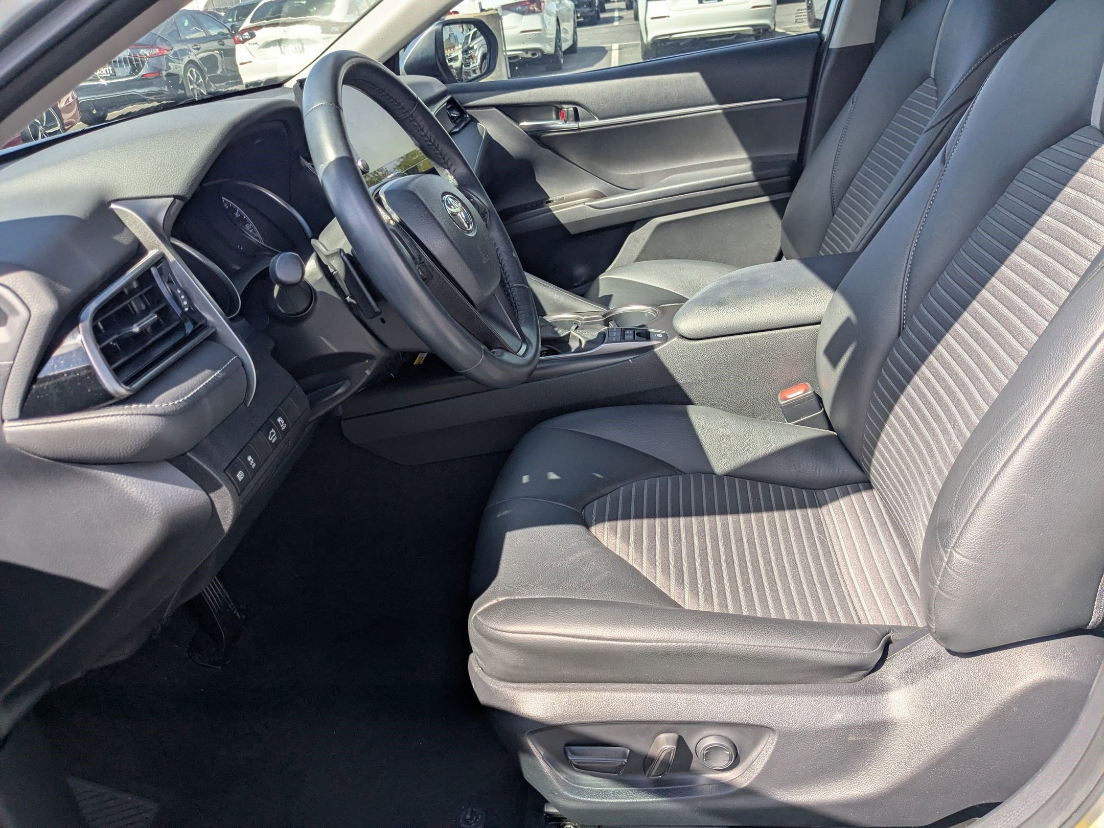 Used 2022 Toyota Camry SE w/ Audio Upgrade Package image 17