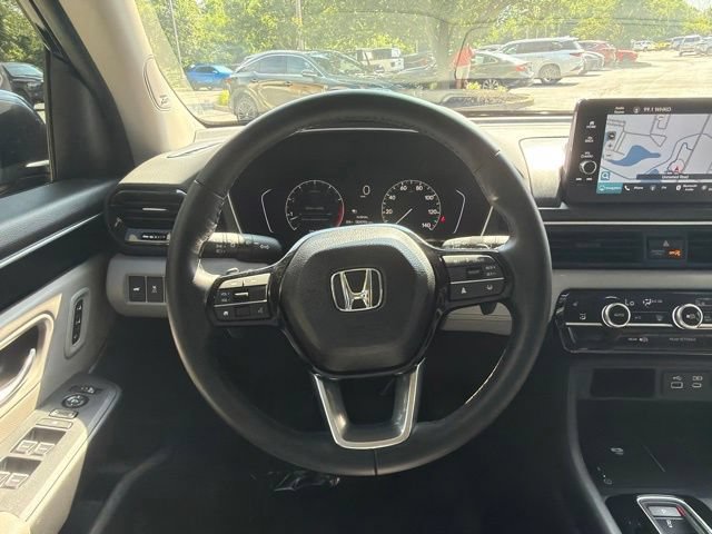 Used 2025 Honda Pilot Touring image 15