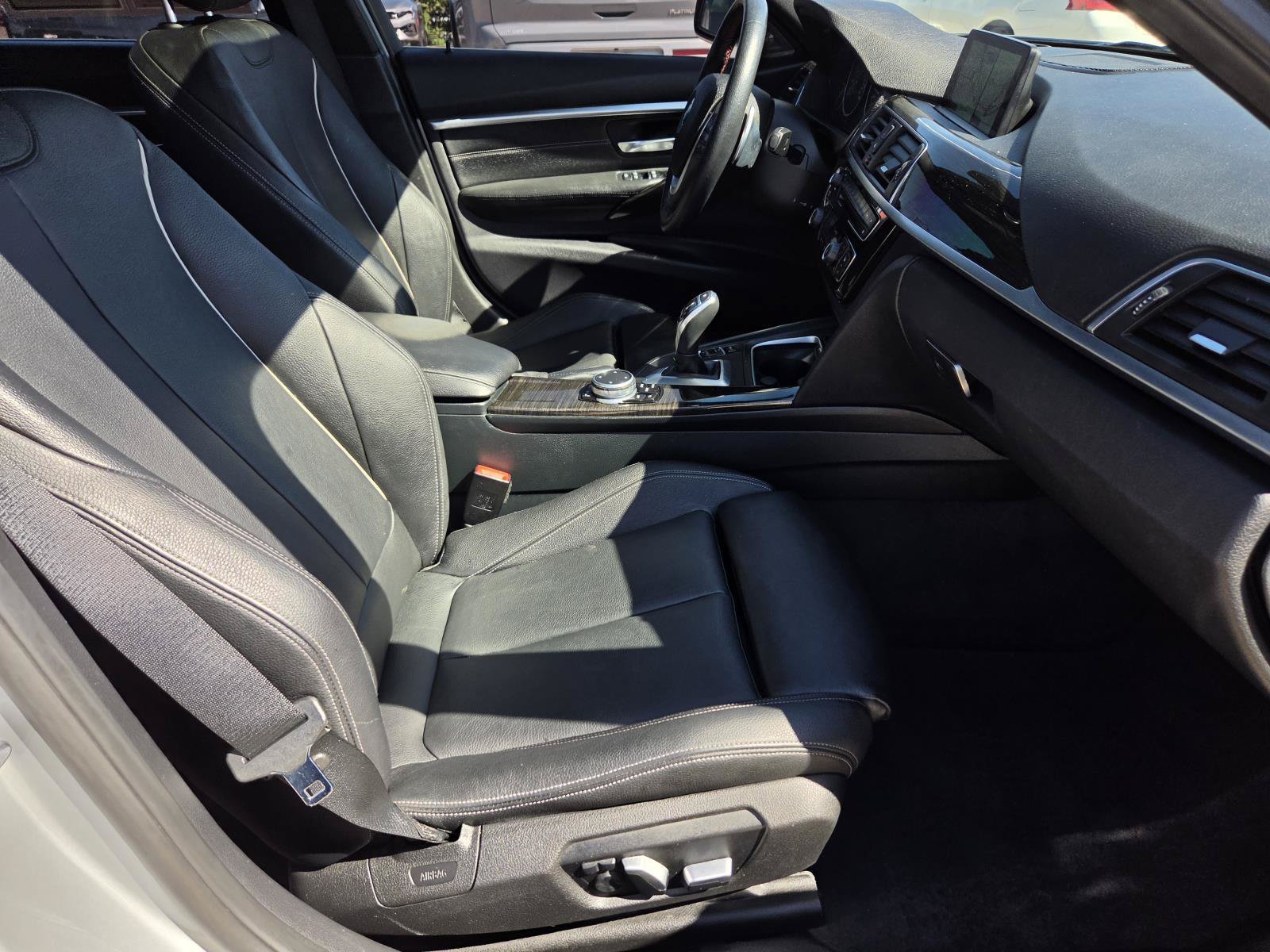 Used 2016 BMW 340i xDrive Sedan AWD/4WD image 13