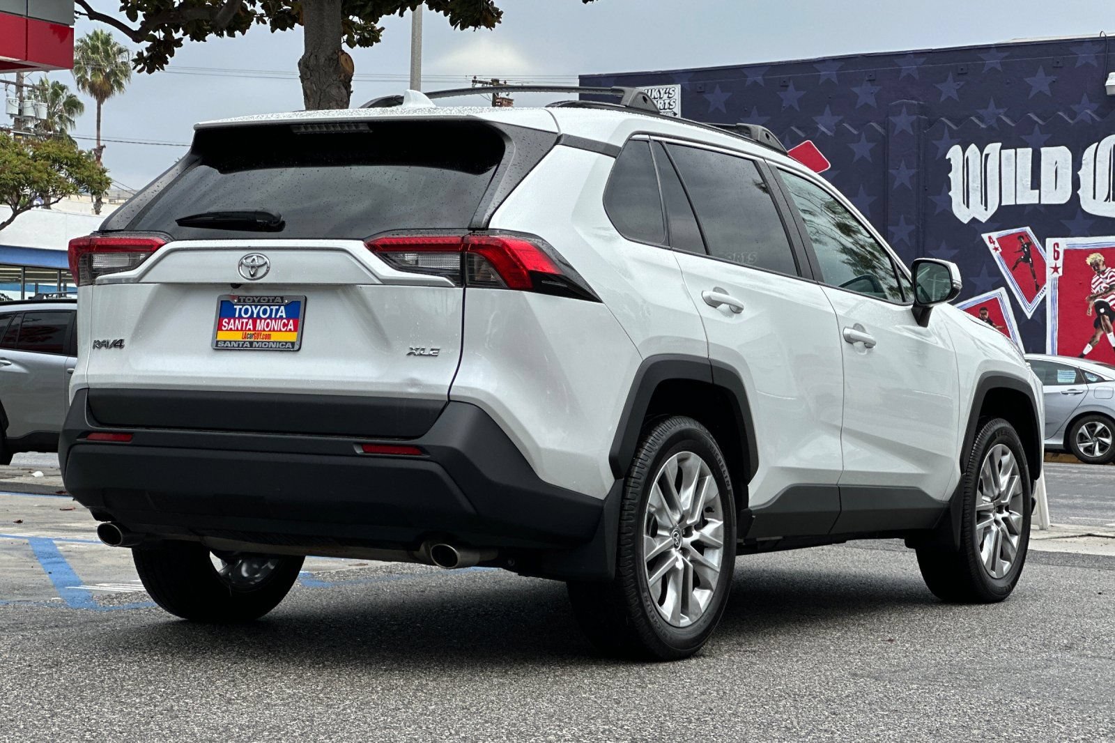 Used 2024 Toyota RAV4 XLE Premium FWD image 4