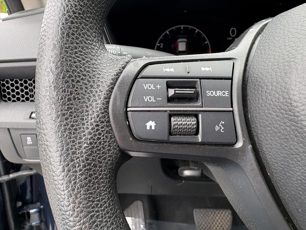 Used 2025 Honda CR-V LX image 12