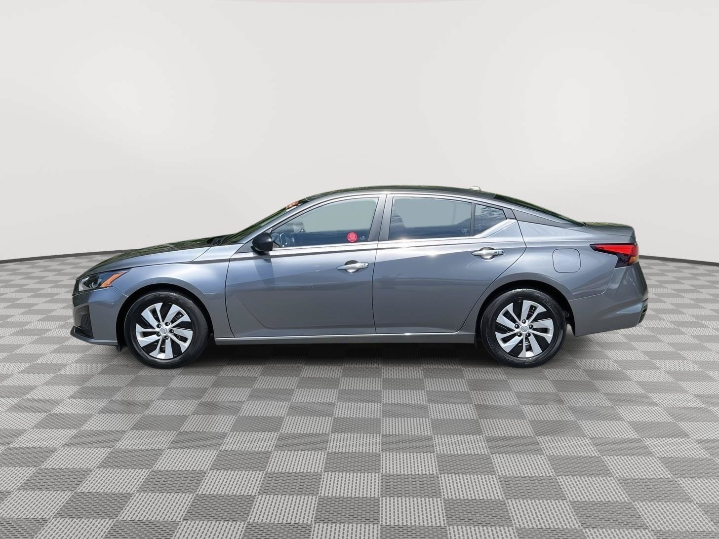 Used 2025 Nissan Altima 2.5 S FWD image 8