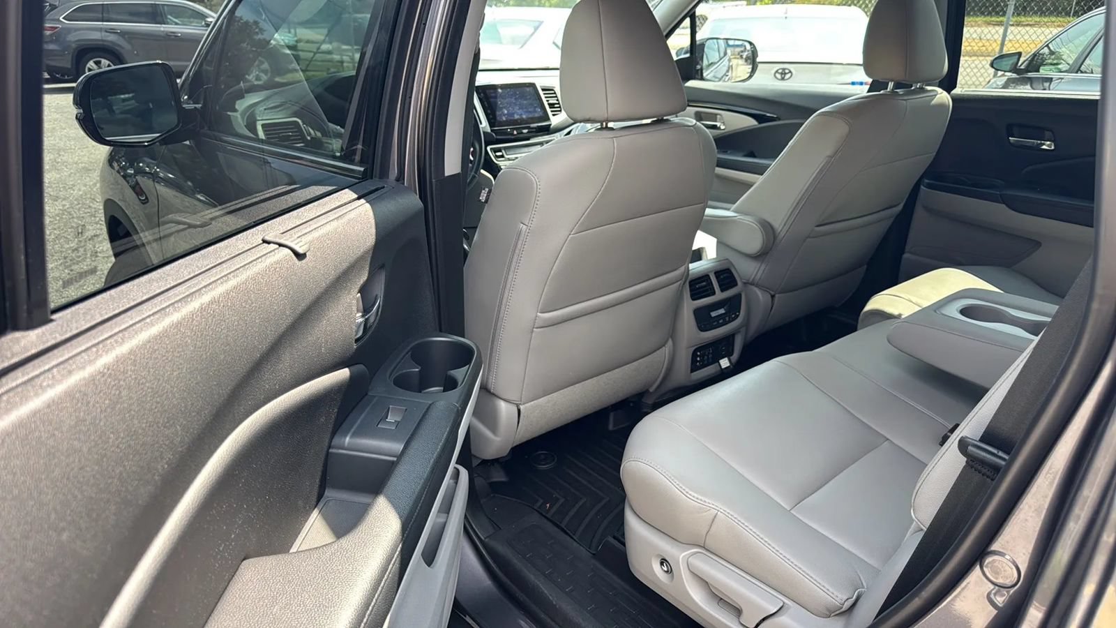 Used 2017 Honda Pilot Touring image 15