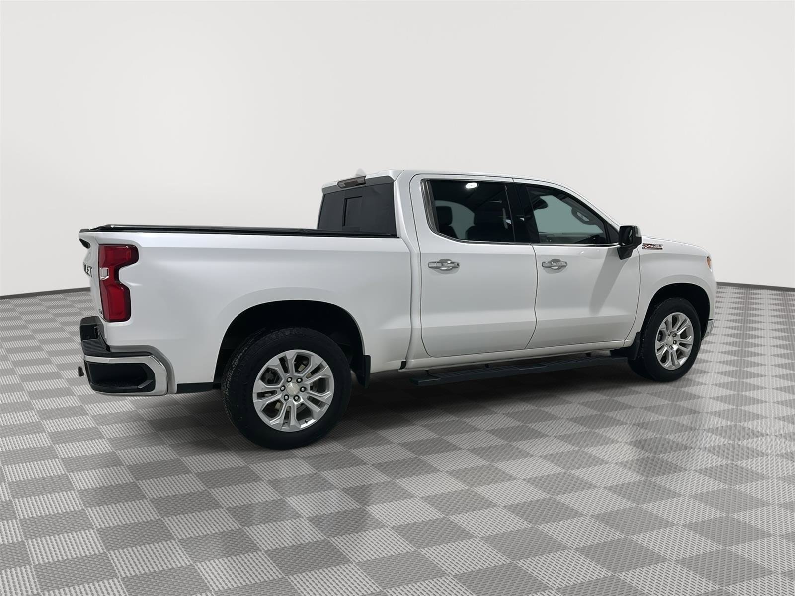 Used 2022 Chevrolet Silverado 1500 LTZ image 6