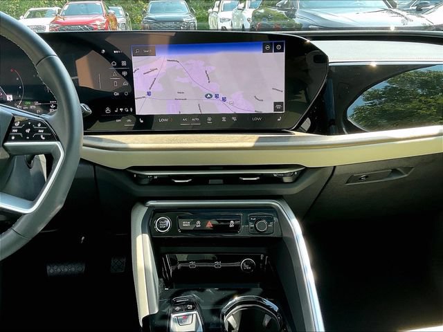 Certified 2025 Audi Q5 Premium w/ Convenience Package AWD/4WD image 17