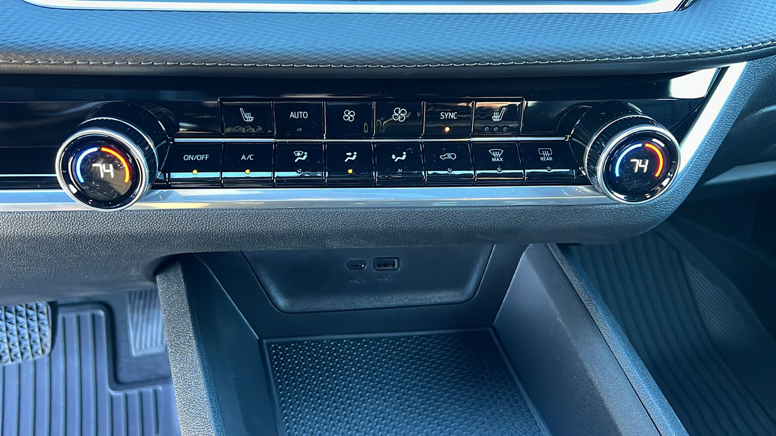 New 2026 Chevrolet Equinox LT w/ Convenience Package II image 21