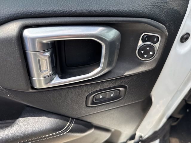 Used 2018 Jeep Wrangler Unlimited Sahara w/ Safety Group AWD/4WD image 9