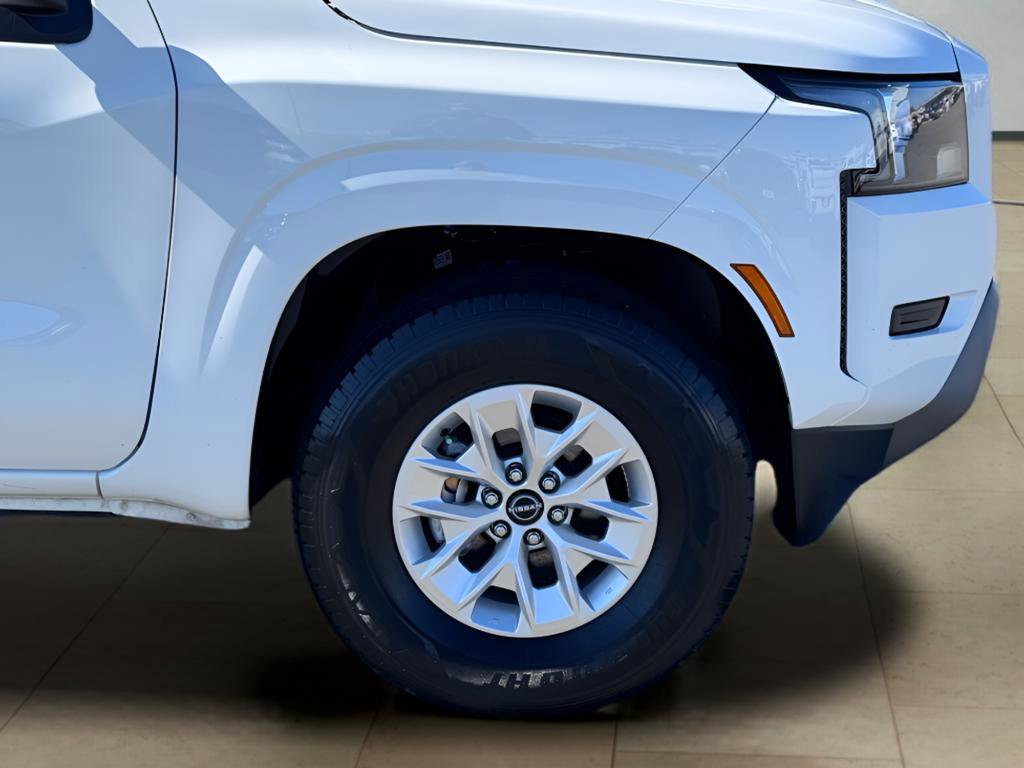 Used 2024 Nissan Frontier SV image 40