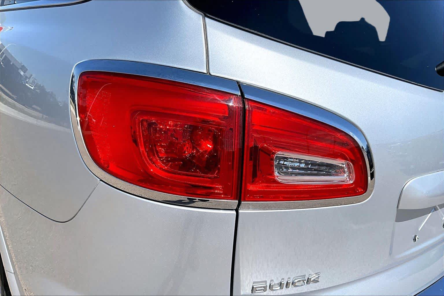 Used 2017 Buick Enclave Premium FWD image 30