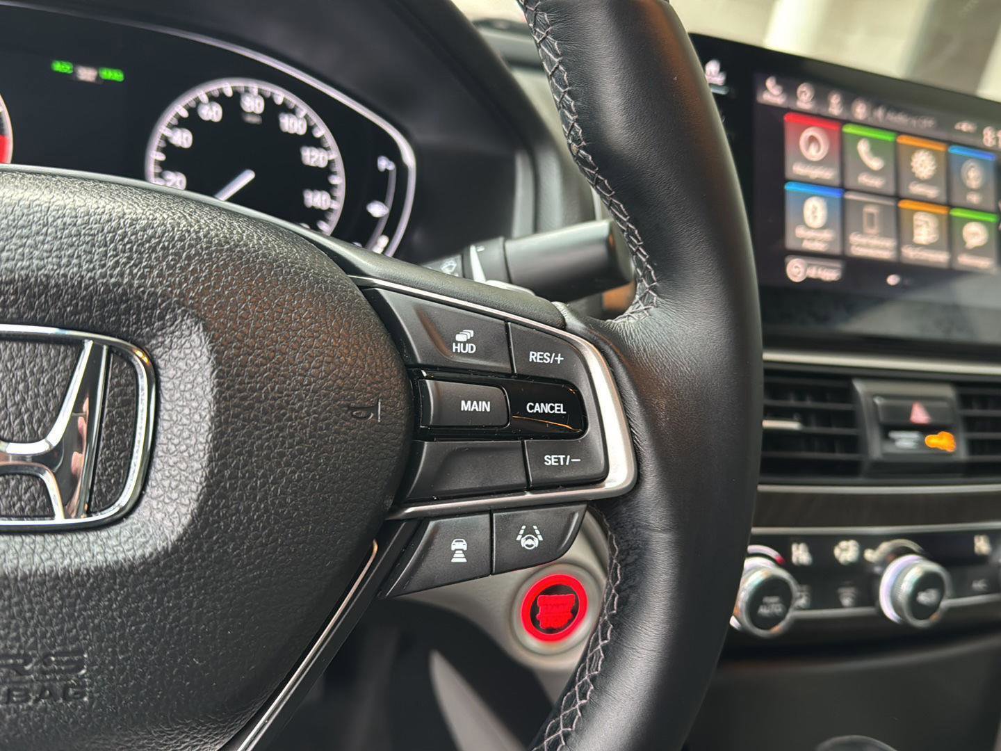 Used 2018 Honda Accord Touring image 19