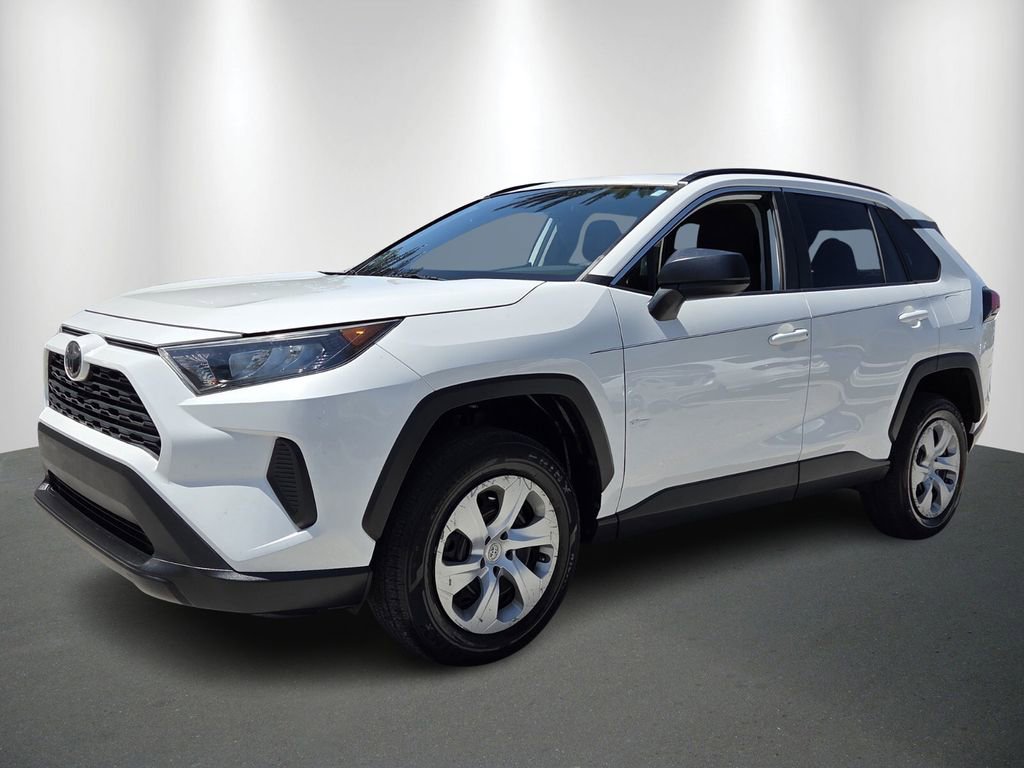 Used 2019 Toyota RAV4 LE FWD image 3