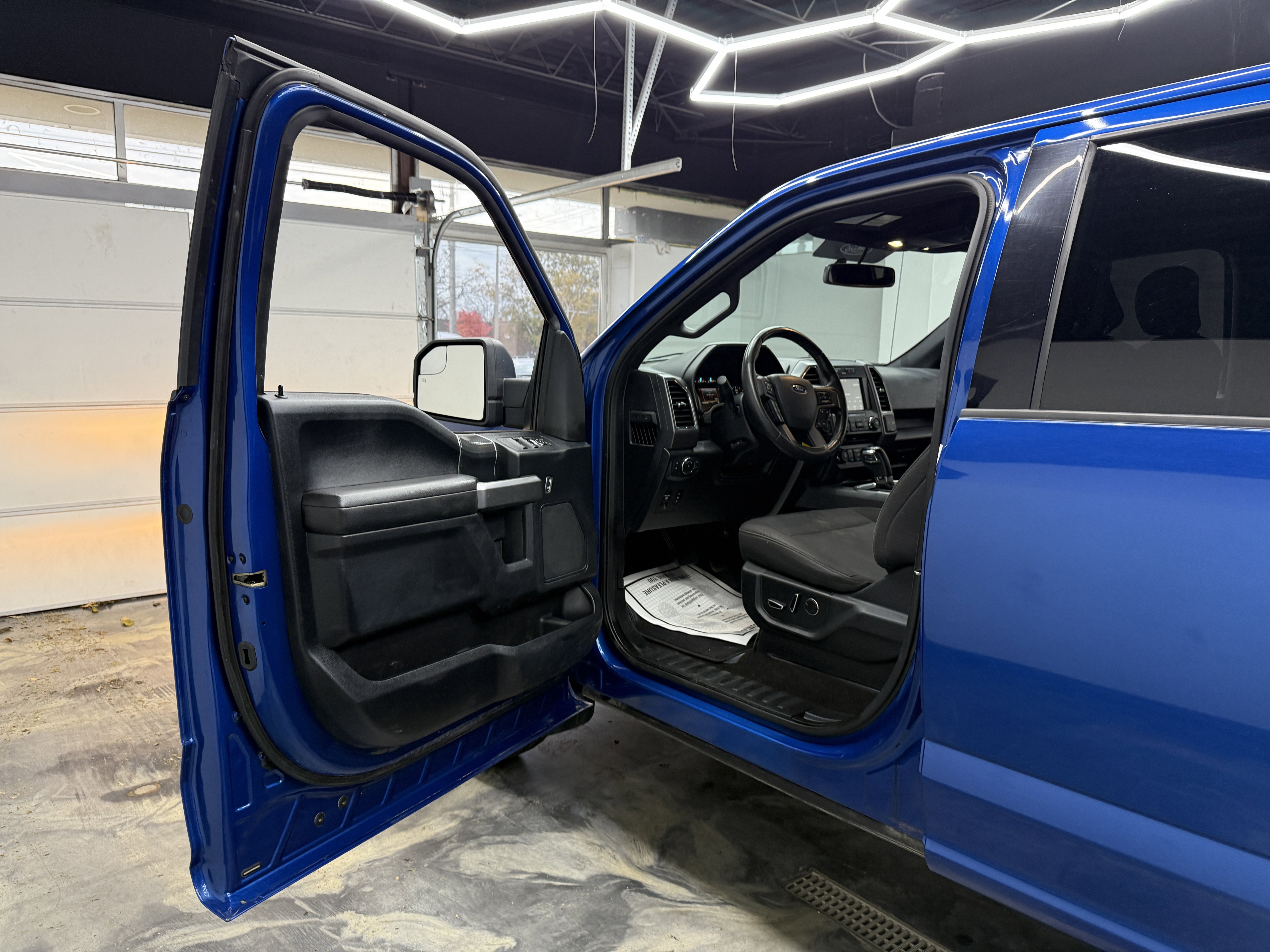 Used 2018 Ford F150 XLT w/ Equipment Group 302A Luxury image 8