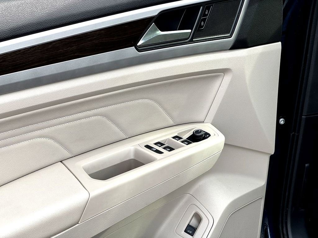 Used 2022 Volkswagen Atlas SE image 12