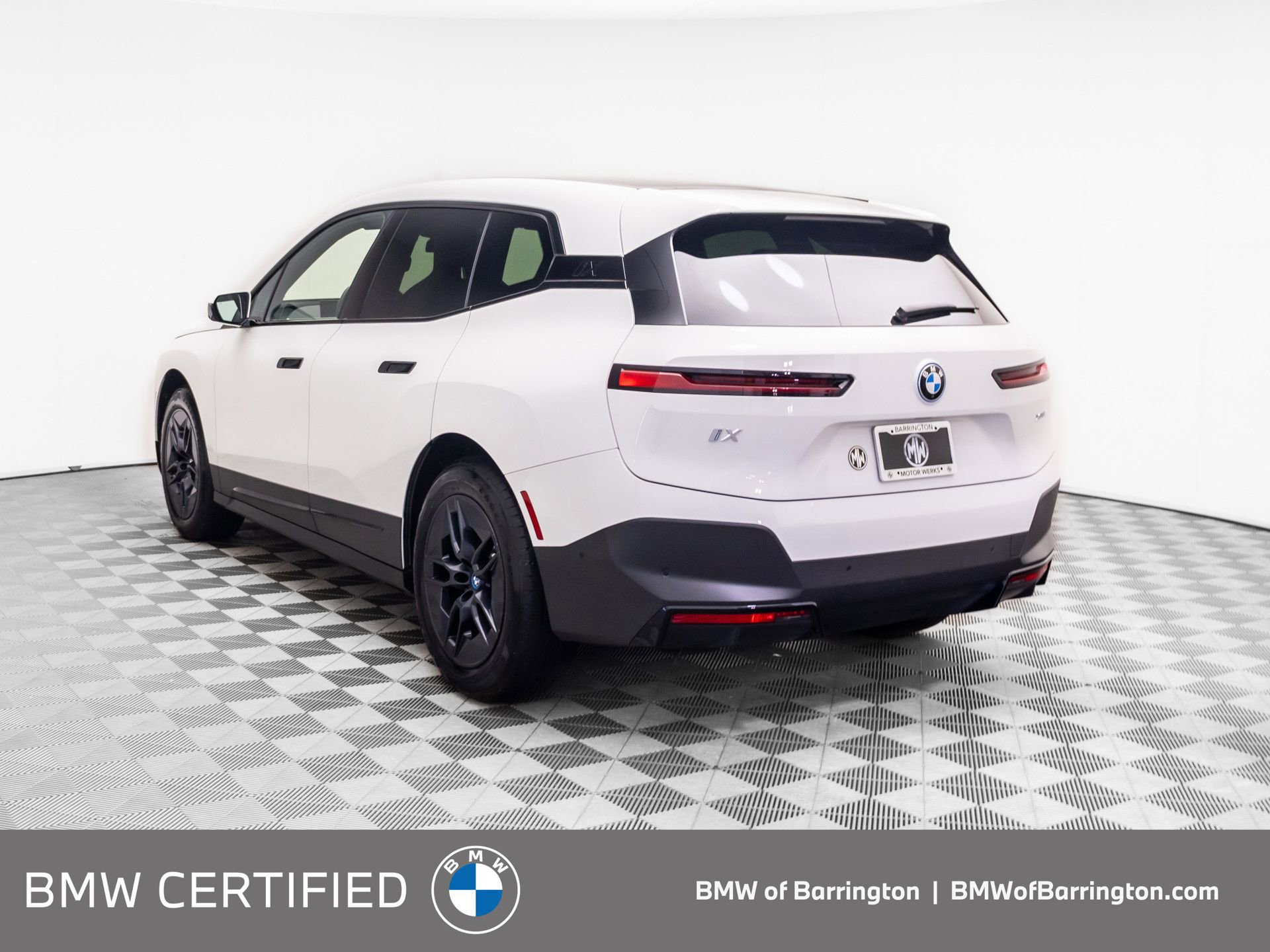 Certified 2024 BMW iX xDrive50 w/ Convenience Package AWD/4WD image 3