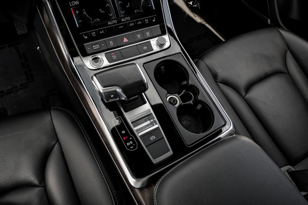 Used 2022 Audi Q8 Premium Plus image 26