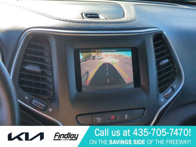 Used 2021 Jeep Cherokee Latitude Plus AWD/4WD image 23