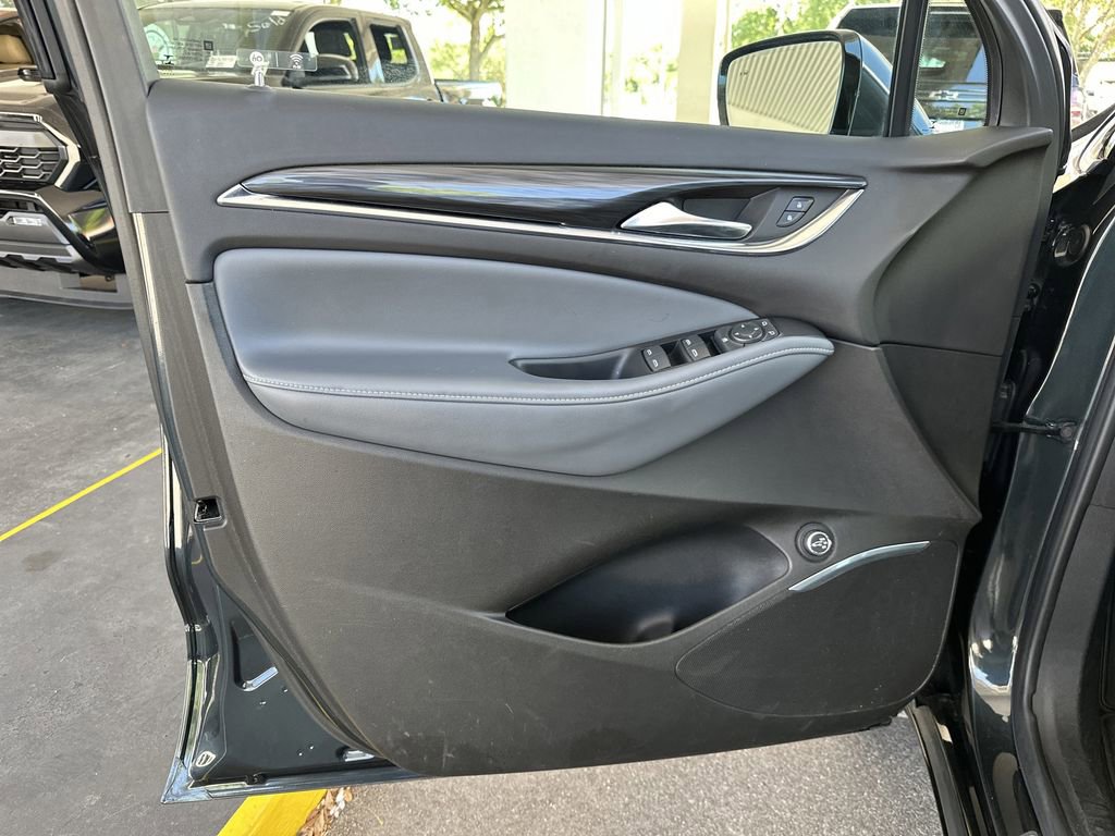 Used 2021 Buick Enclave Essence FWD image 10