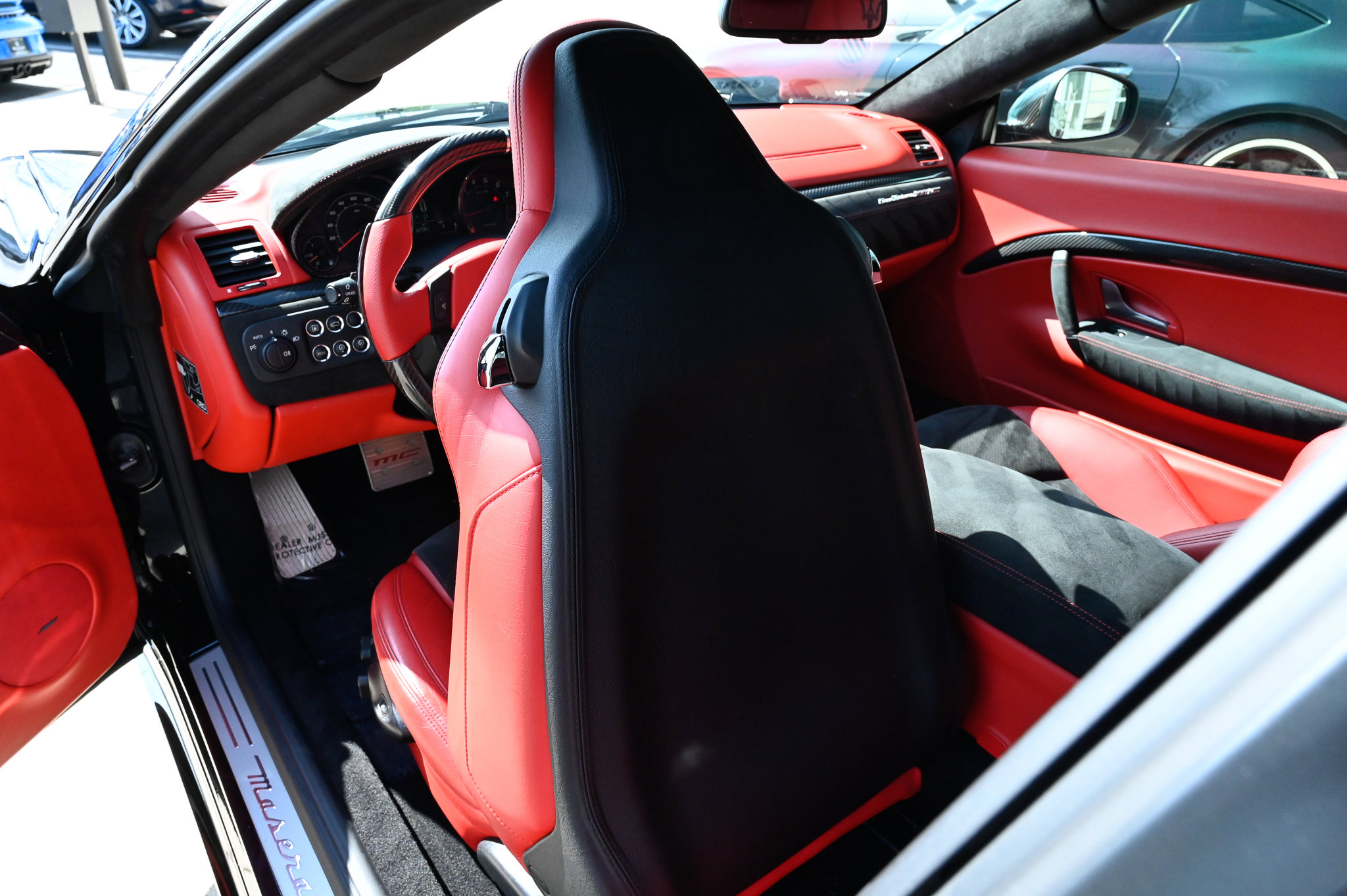 Used 2017 Maserati GranTurismo MC image 34