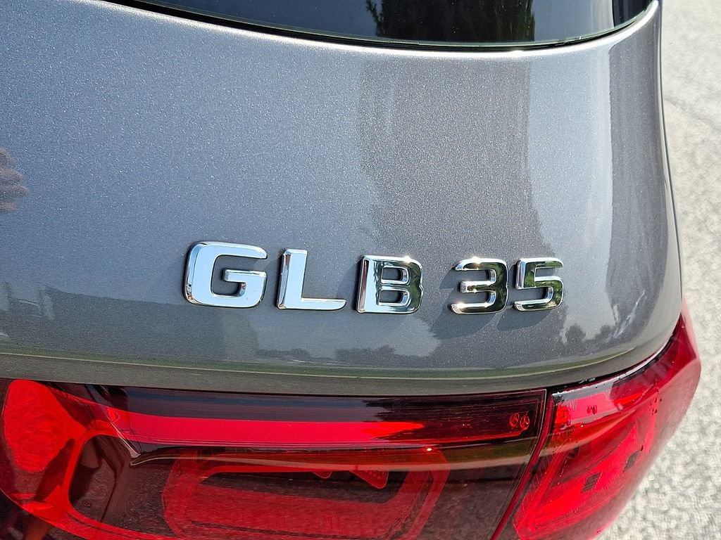 Used 2022 Mercedes-Benz GLB 35 AMG 4MATIC image 29