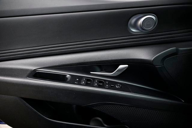 Used 2025 Hyundai Elantra SEL image 15