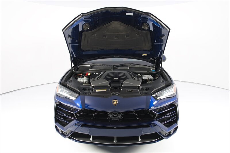 Used 2022 Lamborghini Urus AWD/4WD image 48