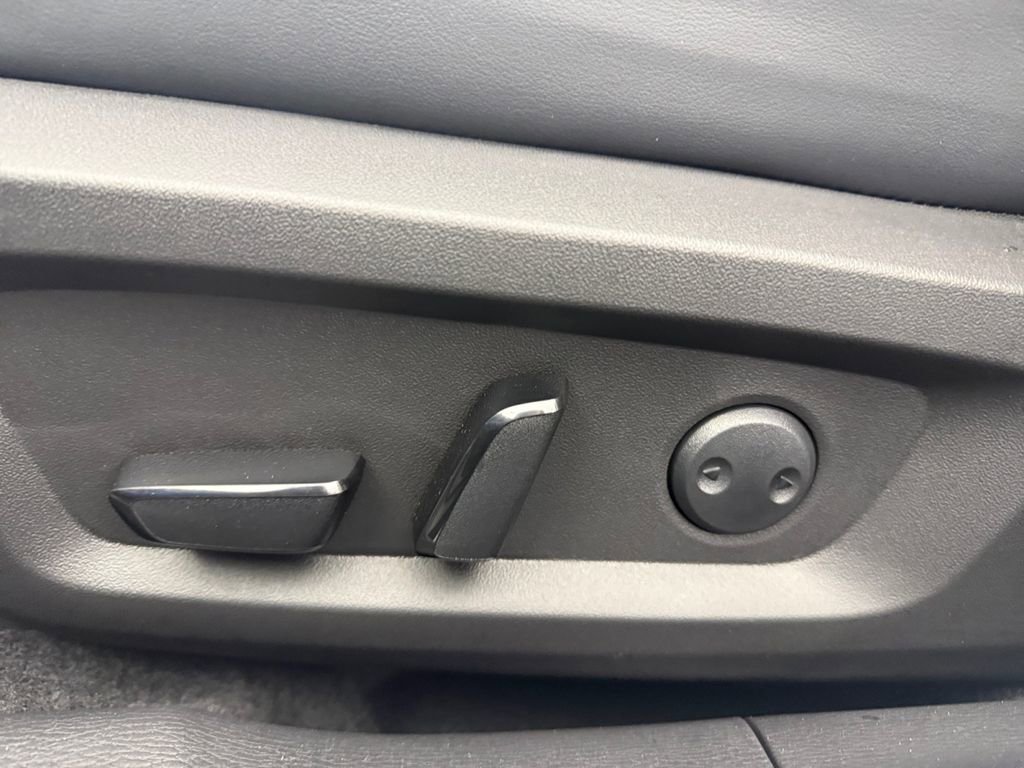 New 2026 Mitsubishi Outlander AWD image 13