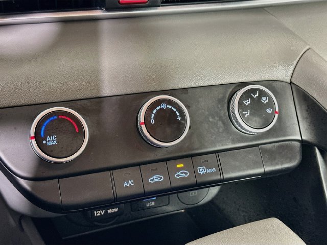 Certified 2025 Hyundai Elantra SE FWD image 19