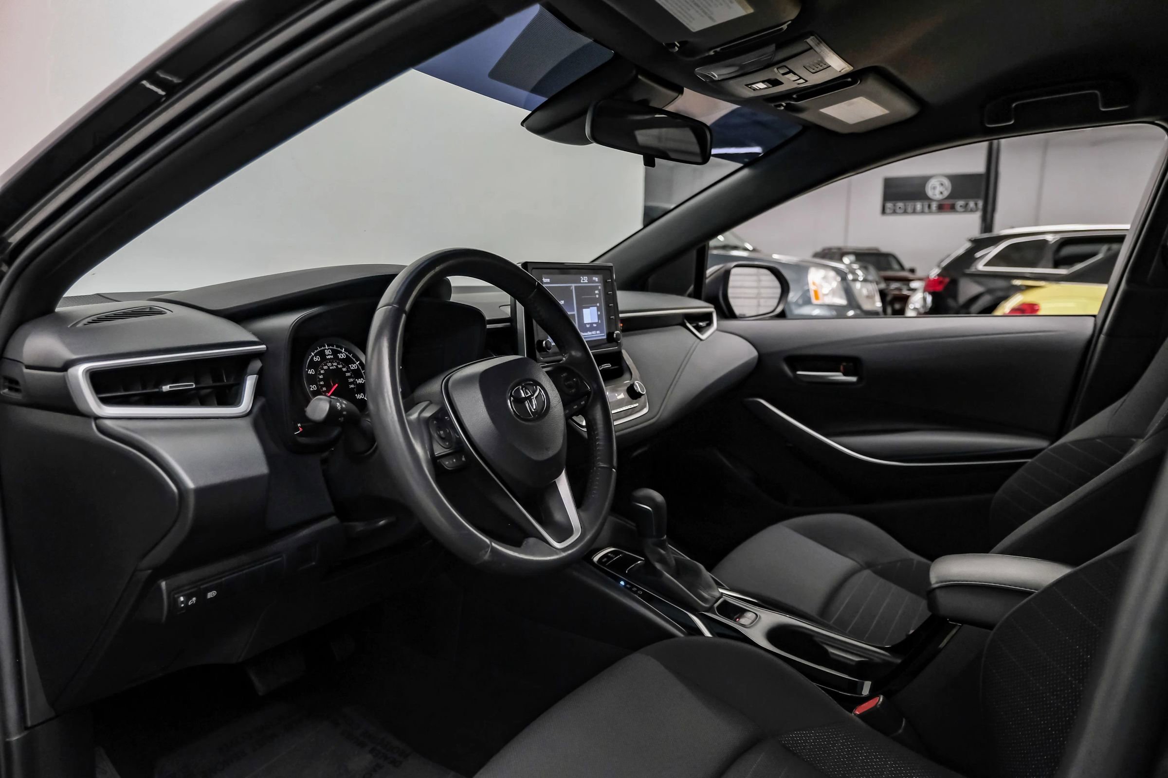 Used 2021 Toyota Corolla SE image 2