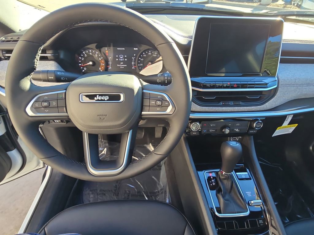 New 2026 Jeep Compass Latitude image 16