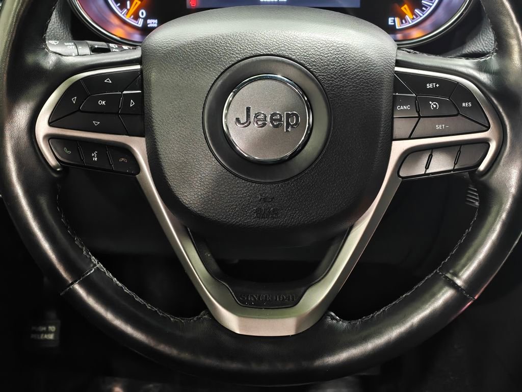 Used 2021 Jeep Grand Cherokee Laredo X image 5