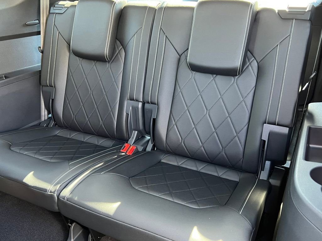 Used 2025 Volkswagen Atlas SEL Premium R-Line AWD/4WD image 9