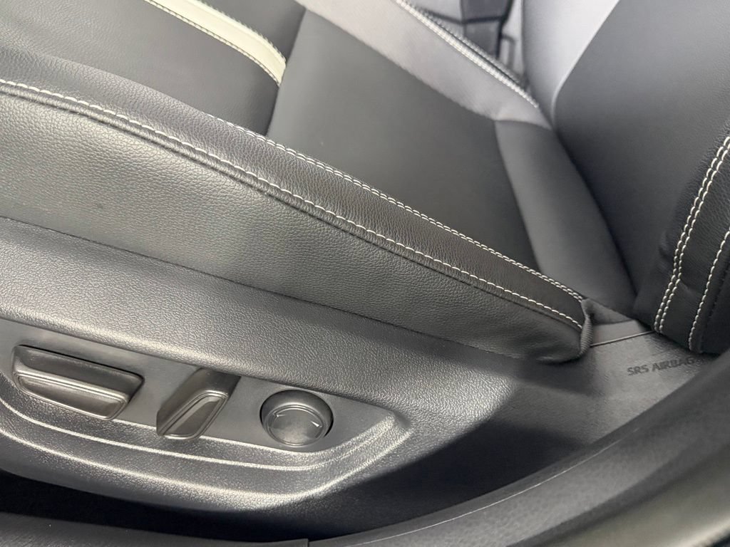 Used 2025 Toyota Camry SE w/ Convenience Package FWD image 25