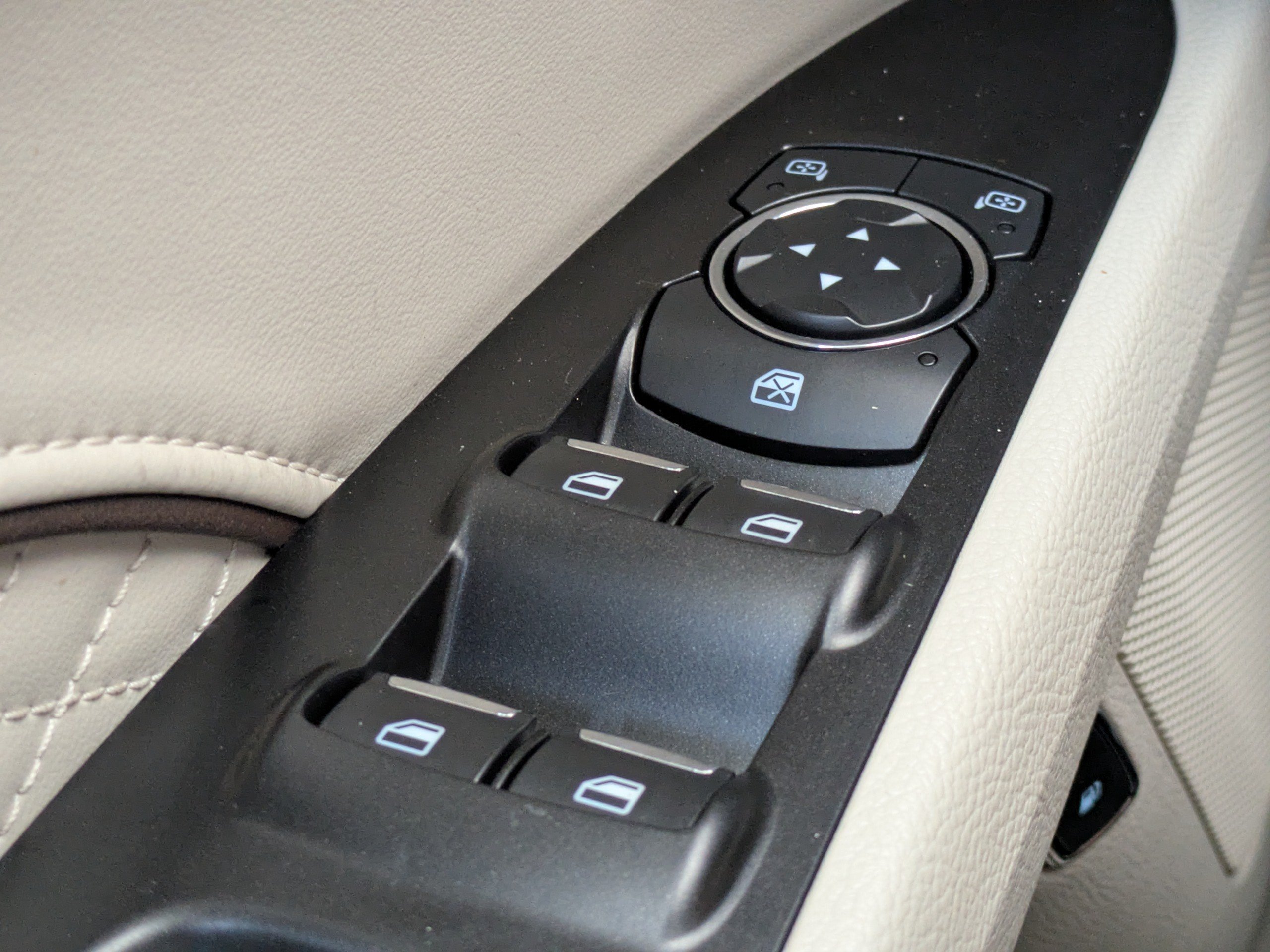 Used 2017 Ford Fusion Platinum FWD image 26