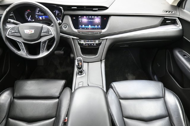 Used 2017 Cadillac XT5 Luxury w/ Driver Awareness Package AWD/4WD image 21
