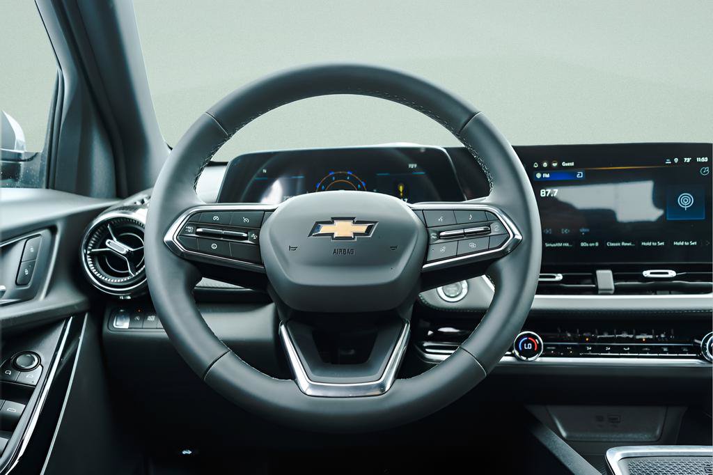 New 2026 Chevrolet Equinox LT w/ Convenience Package II FWD image 9