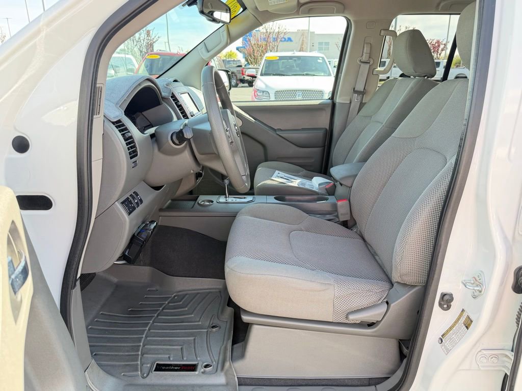 Used 2021 Nissan Frontier SV w/ Midnight Edition Floor Mats image 11