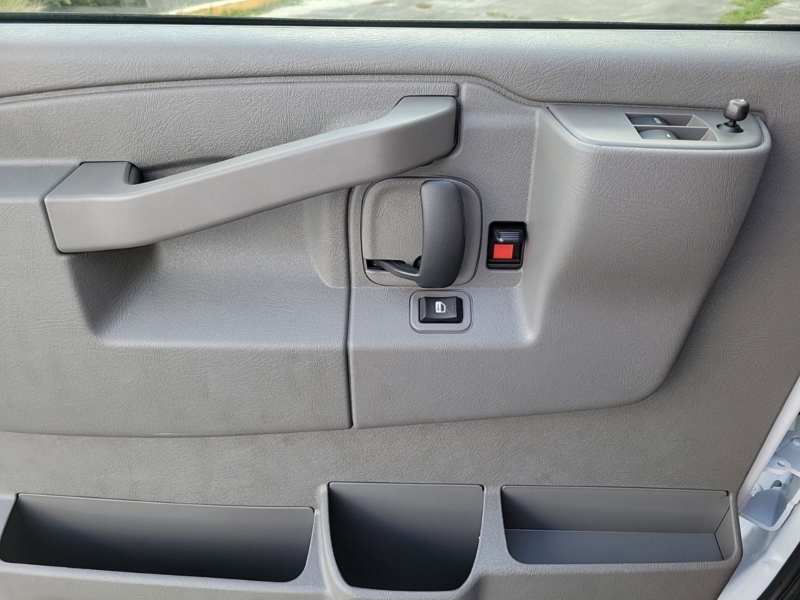 New 2025 GMC Savana 2500 w/ Driver Convenience Package image 31