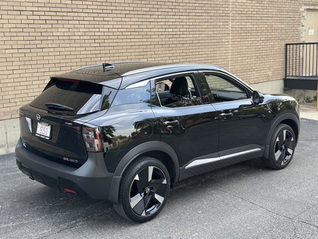 Used 2025 Nissan Kicks SR AWD/4WD image 16