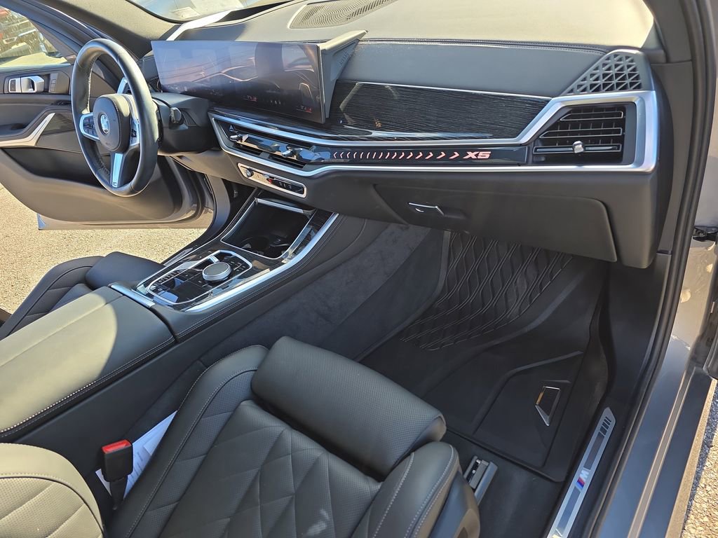 Used 2025 BMW X5 xDrive40i w/ M Sport Package image 13