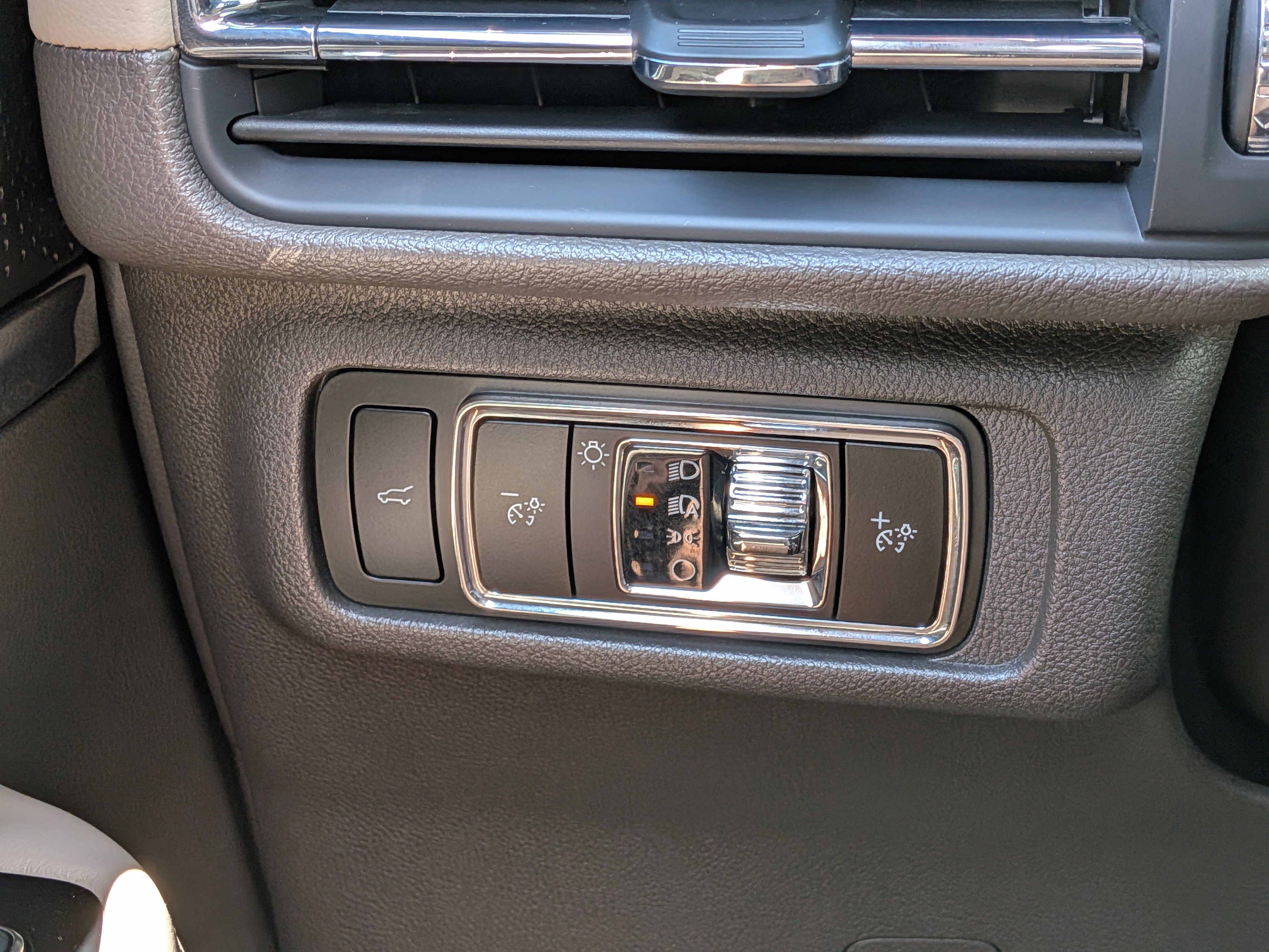 Used 2023 Lincoln Corsair Reserve w/ Equipment Group 201A image 24