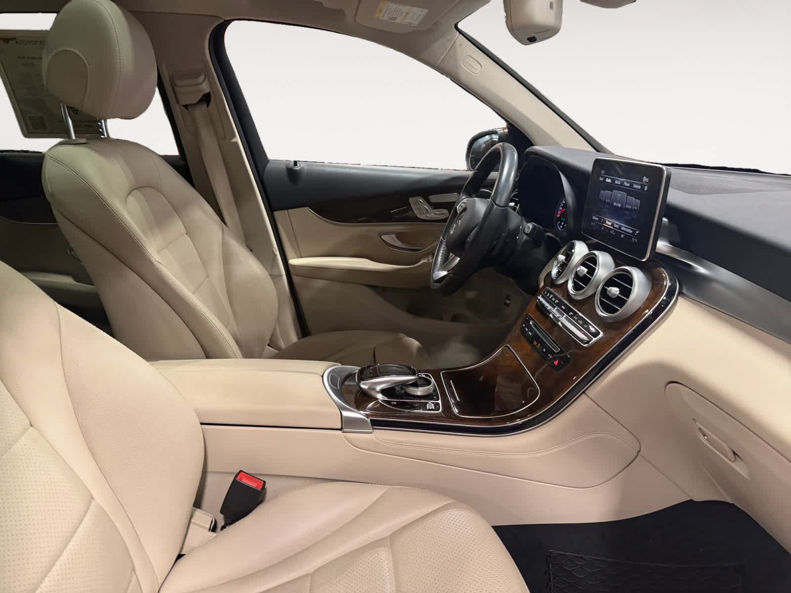 Used 2016 Mercedes-Benz GLC 300 4MATIC image 16