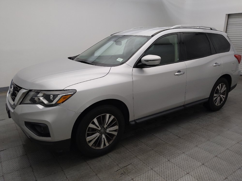 Used 2019 Nissan Pathfinder SV FWD image 2