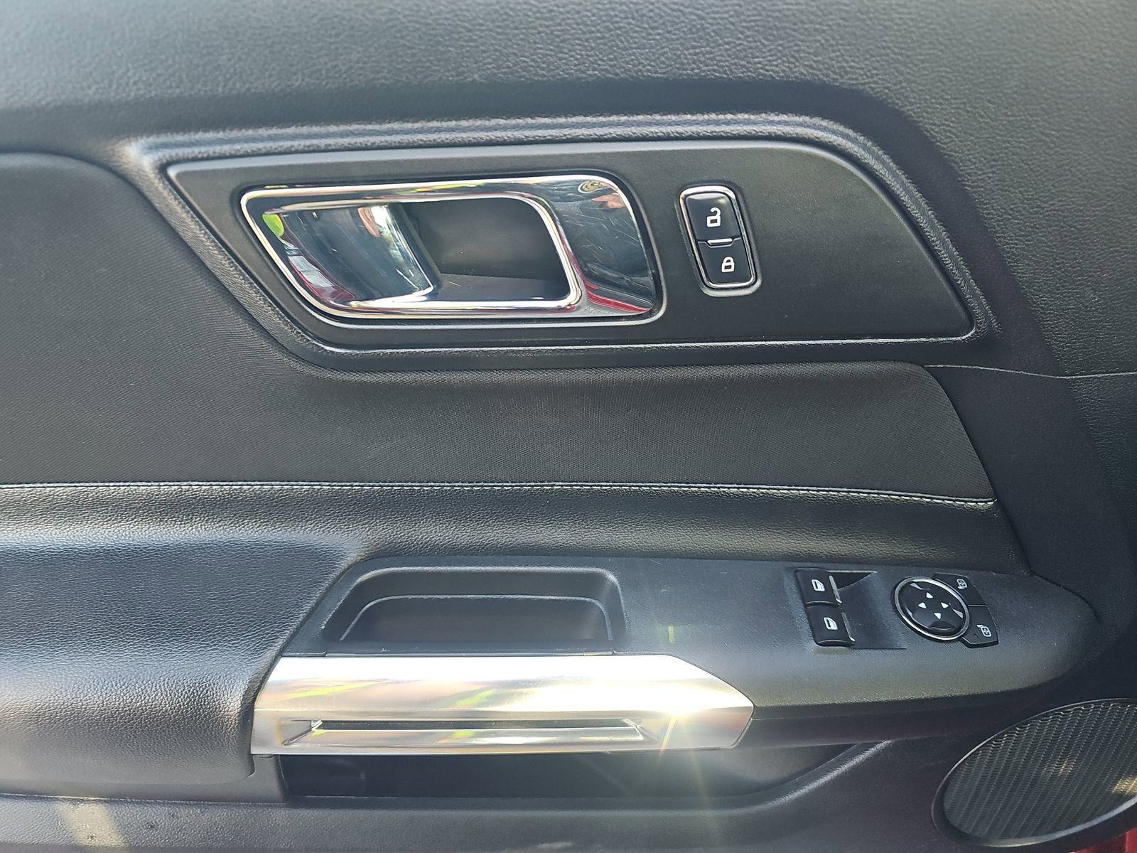 Used 2017 Ford Mustang Coupe image 15