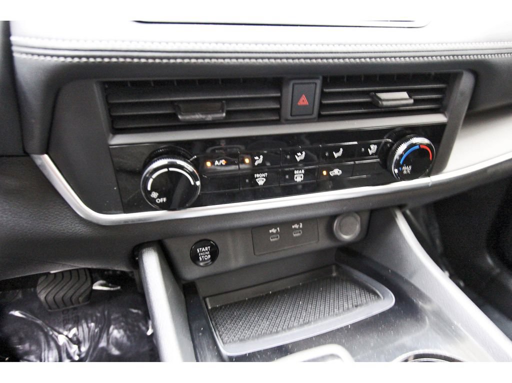 Used 2025 Nissan Rogue S FWD image 25