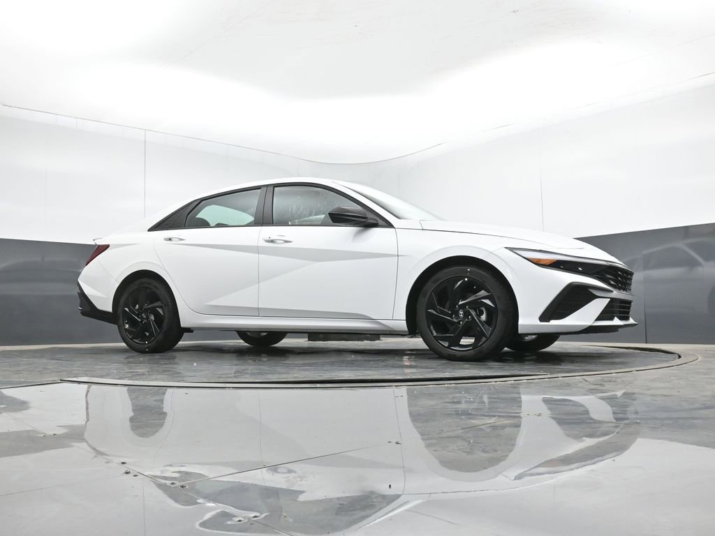 New 2026 Hyundai Elantra Sport FWD image 15