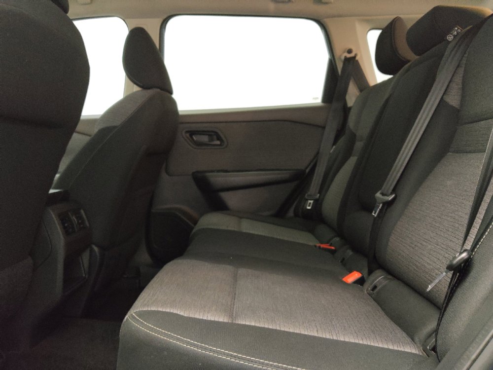 Used 2022 Nissan Rogue S FWD image 18
