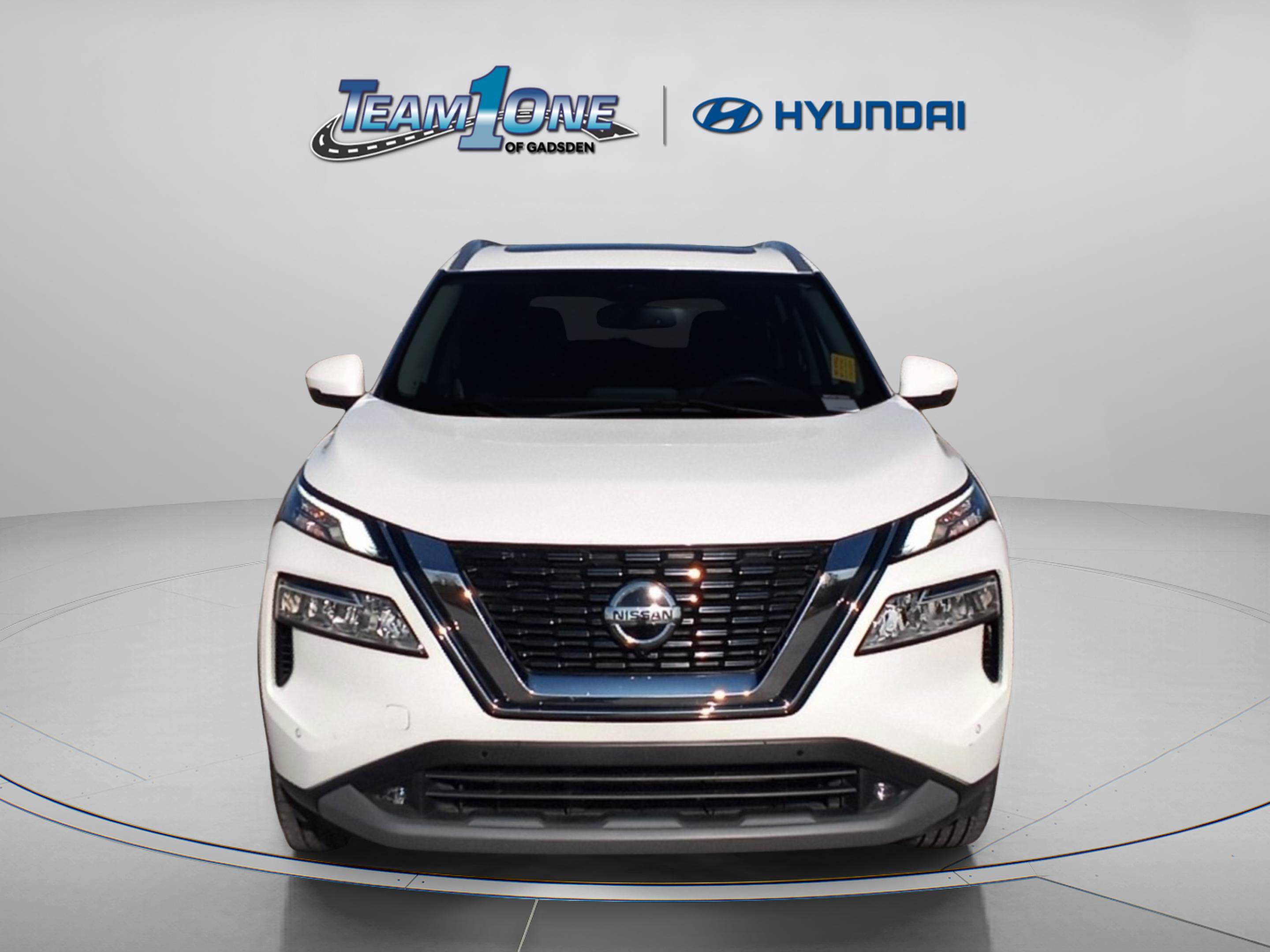 Used 2021 Nissan Rogue SL w/ Premium Package image 2